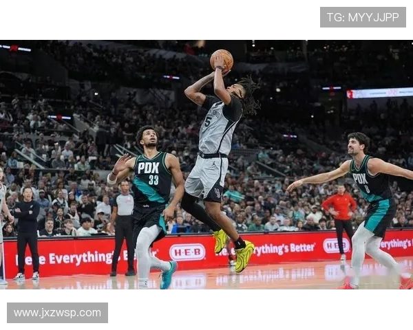 开拓者主场迎战马刺双方争夺季后赛席位的关键战役即将上演 开拓者主场迎战马刺双方争夺季后赛席位的关键战役即将上演