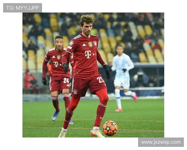 莱万携手球队再创辉煌新篇章展现足球巨星的无限魅力与坚持精神