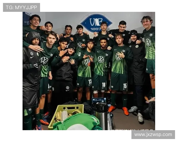 西班牙U19青年队对抗美国队精彩赛事回顾与分析