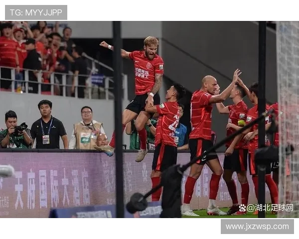 成都足球队强势崛起荣登足球状态排行榜第二名